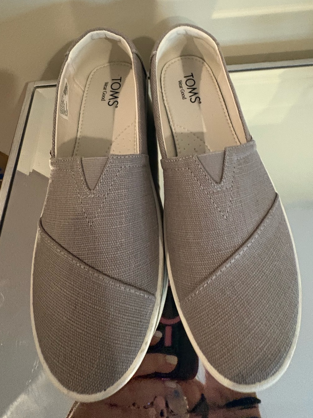 Like NEW! Gray slip on TOMS- textured fabric- Women’s Size 10